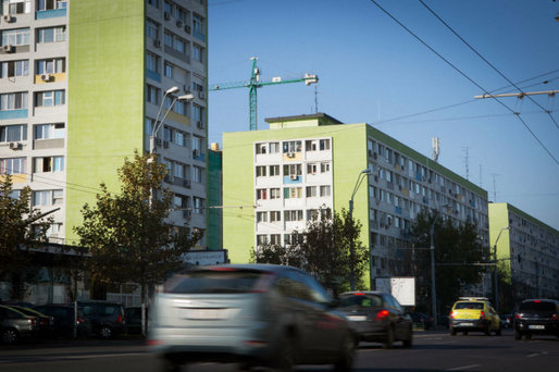 Aproape jumătate din familiile din România trăiesc în una sau două camere