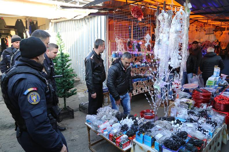 FOTO ISU a amendat cu peste 25.000 lei firme în două centre comerciale din București și Ilfov