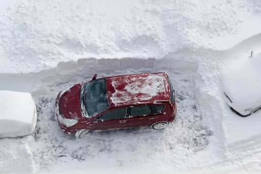 Trafic în condiții de iarnă în județele Prahova și Brașov; este zăpadă pe mai multe drumuri naționale, inclusiv DN 1
