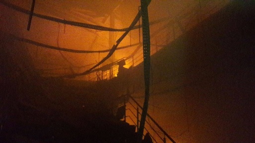 FOTO Un centru comercial din Arad a fost distrus în urma unui incendiu