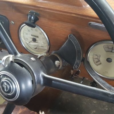 FOTO Un automobil Daimler din 1947, care a aparținut Principesei Mărioara a României, Regină a Iugoslaviei, a fost pus în vânzare în Anglia