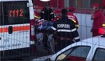 VIDEO O persoană decedată și cinci răniți, după ce un bărbat a intrat cu mașina într-un grup de oameni aflați la masă în curtea unei firme din Argeș