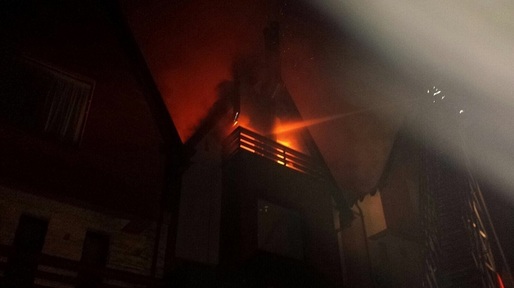 VIDEO Incendiu la mansarda unui hotel de cinci stele din Sinaia