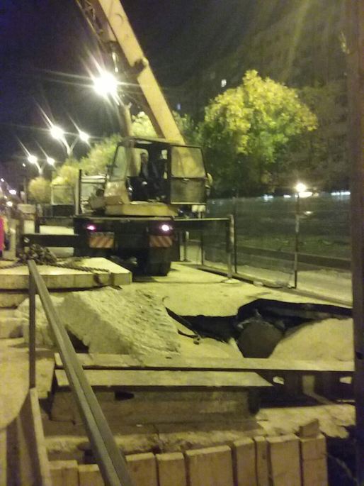 Trafic restricționat pe șoseaua Mihai Bravu din Capitală. Apa Nova București înlocuiește un canal colector vechi de 90 de ani care a cedat