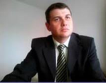 Conducerea Poștei, preluată de directorul adjunct Săcară, absolvent al Facultății de Sport. Se prezintă ca \