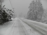 Circulație în condiții de iarnă în județul Suceava. Două accidente cu patru victime s-au produs duminică dimineață 