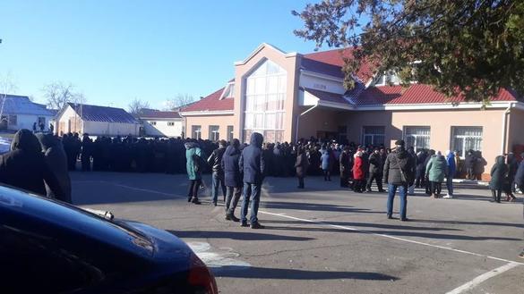 Coadă la secția de votare din Varnița, în apropierea graniței cu Transnistria. Sursa foto: Unimedia