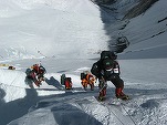 Un nepalez a escaladat muntele Everest de 26 de ori, un număr record