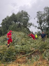 Valul de căldură persistent va alterna în weekend cu perioade de averse și vijelii, în București