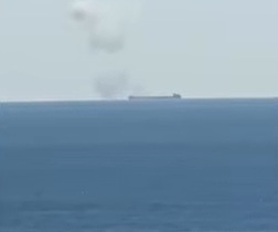 ULTIMA ORĂ VIDEO Navă lovită de dronă în Marea Neagă, mai multe persoane dispărute. O navă turcească încărcată cu cereale a fost lovită de o dronă în Marea Neagră, în zona Platformei Pescăruș