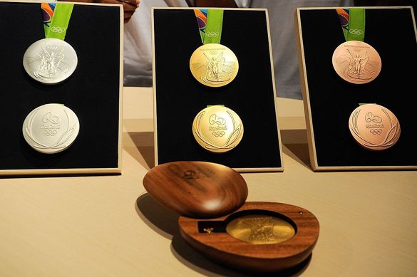 Cu cât sunt recompensați medaliații de la JO: cel mai generos premiu depășește 750.000 dolari 