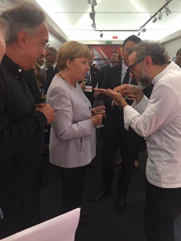Massimo Bottura și Angela Merkel