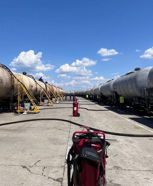 FOTO Green Day Distribution, companie integral românească specializată în comerț și servicii logistice pentru produse petroliere, a inaugurat un serviciu unic pe piața locală
