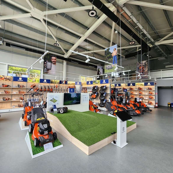 FOTO Husqvarna deschide un nou Concept Store, în Cluj, investiție de peste 1 milion de euro
