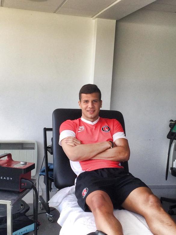 Ex-fotbalist român vrea să ridice un castel FOTO