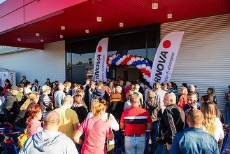 Exclusivitățile săptămânii: La Cocoș a dat lovitura. Preț maxim impus la sticla cu apă. Mircea Lucescu vine cu cel mai mare ansamblu rezidențial. Cea mai scumpă clădire de birouri vândută vreodată în România