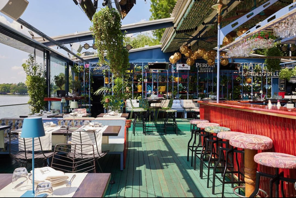 FOTO Un brand celebru pleacă, altul vine în loc. Fratelli a intrat în locul La Mama Ateneu, închis după 22 ani CONFIRMARE