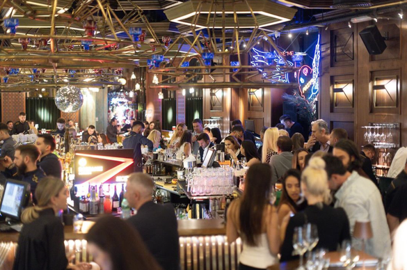 FOTO Un brand celebru pleacă, altul vine în loc. Fratelli a intrat în locul La Mama Ateneu, închis după 22 ani CONFIRMARE