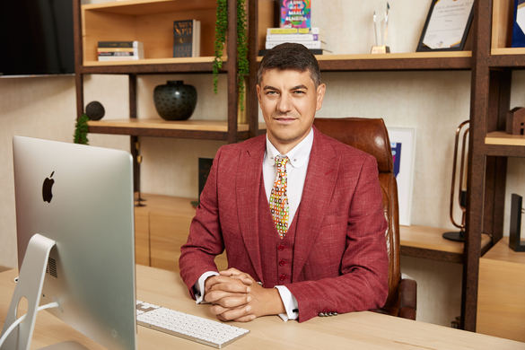 EXCLUSIV FOTO Bookzone, cea mai mare librărie online din România, ia locul falimentarei Diverta. Deschide deja, astăzi, a doua librărie fizică în mall. Florin Enceanu, fondator: Break-even va fi atins în 2 ani