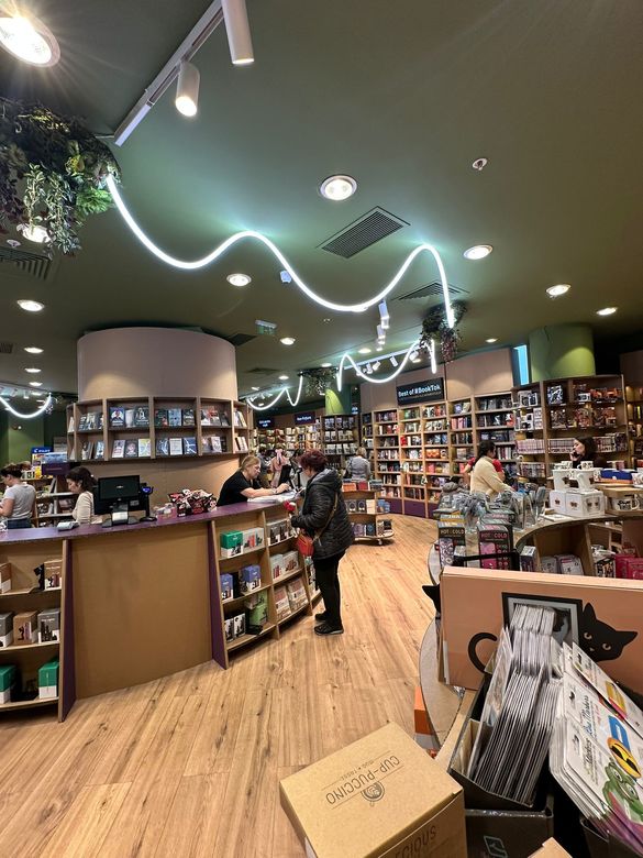 EXCLUSIV FOTO Bookzone se extinde internațional. Florin Enceanu, fondator: Vrem ca până în februarie să fie active noile librării online din Diaspora