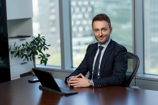 Rafinărie de aur în România. Rafinor a produs 5.000 de lingouri din aur și a depășit pragul de 40 de milioane de euro cifră de afaceri