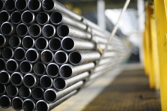 Fabrică repornită în România de miliardarul Victor Pinchuk, al doilea cel mai bogat ucrainean. Interpipe a reluat producția la Roman. Planul ucrainenilor în România