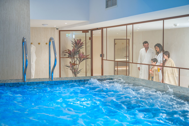 FOTO Hotelul Alexandrion Experience Sinaia investește 1,5 milioane euro și deschide Reemora Spa & Hammam