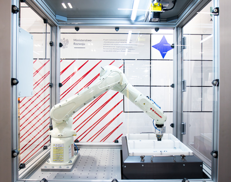Kawasaki Robotics va prezenta la Profit News problemele legate de deficitul de forță de muncă, rolul automatizării în creșterea productivității, cât de accesibilă este robotizarea pentru firme, cum pot fi reduse riscuri prin testare înainte de investiție
