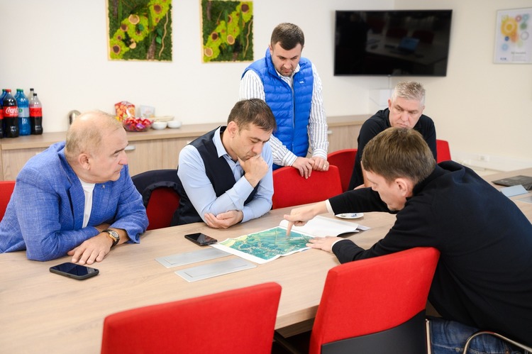 FOTO Investiție în România. Gigantul Eaton crește capacitatea de producție. În urmă cu 3 ani a apelat și la roboți