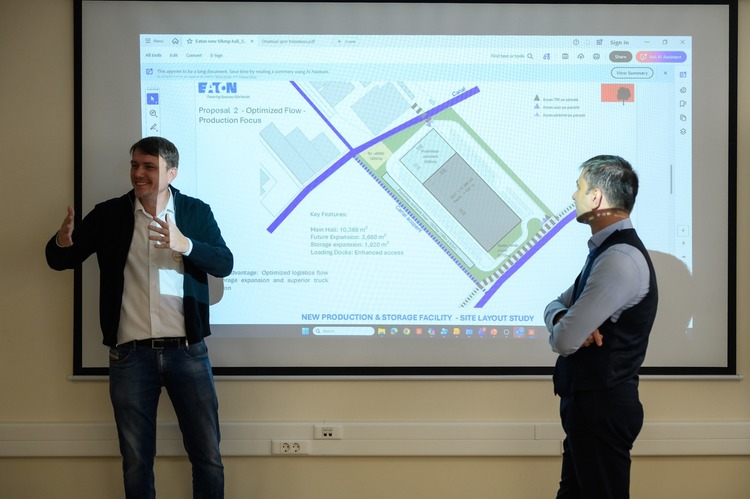 FOTO Investiție în România. Gigantul Eaton crește capacitatea de producție. În urmă cu 3 ani a apelat și la roboți