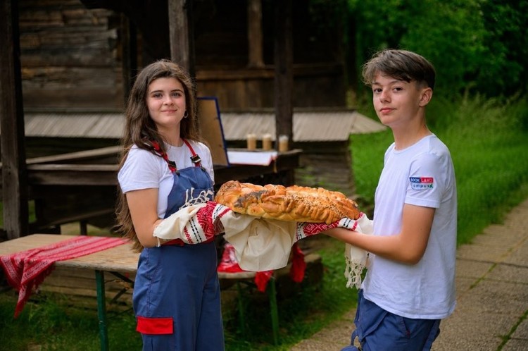 Gala BookLand premiază excelența în mediul rural, pentru al treilea an consecutiv, cu burse educaționale în valoare de 105.000 euro