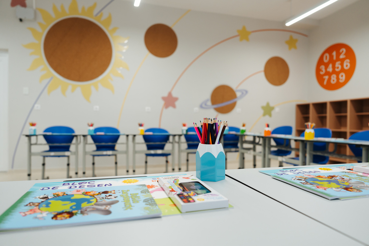 P&G transformă o nouă sală de clasă într-un spațiu unic pentru elevii clasei pregătitoare