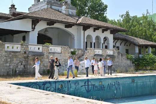 FOTO Imagini istorice. Salvarea vilei Reginei Maria din Mamaia, acord tripartit semnat