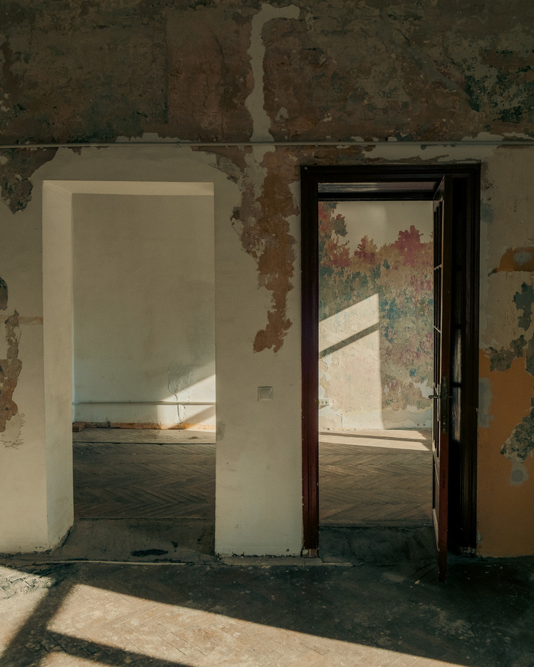 FOTO ANUNȚ Clădire de lângă Piața Amzei, dată gratuit orașului până în 2028