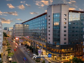 FOTO Hotel Radisson în vârf de munte la Sinaia. Este pregătită deschiderea Radisson Blu Hotel la Sinaia Cota 1.400