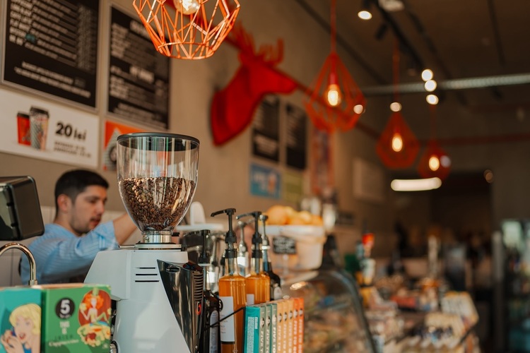 EXIT la 5 to go. Fondul de investiții Mozaik a ieșit din acționariatul lanțului de cafenele. Radu Savopol, pentru Profit.ro: Operațiune stabilită anterior, nu schimbă mersul afacerii