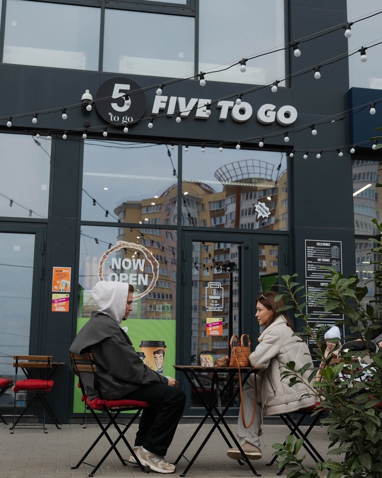 EXIT la 5 to go. Fondul de investiții Mozaik a ieșit din acționariatul lanțului de cafenele. Radu Savopol, pentru Profit.ro: Operațiune stabilită anterior, nu schimbă mersul afacerii