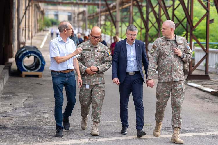 ULTIMA ORĂ VIDEO&FOTO Fabrică de tradiție salvată. Negocieri cu americanii pentru a produce muniție la Uzina Mecanică Sadu.