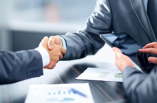 Cel mai profitabil intermediar din România. Mai mult profit și cotă de piață pentru primii 100 de brokeri de asigurări.
