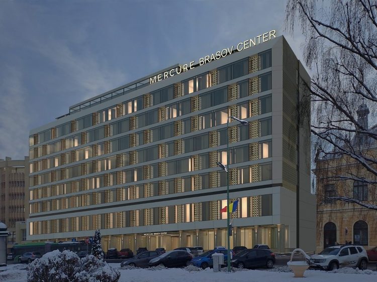FOTO Hotel emblemă a Brașovului se transformă, cu o investiție mărită. Capitol se transformă în Mercure