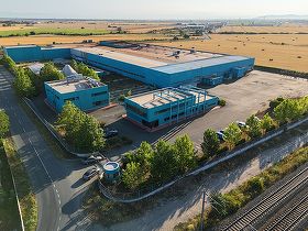 FOTO Fabrică vândută în România. A lucrat pentru Dedeman și Lidl. Fosta fabrică de confecții metalice P.A.B. România a fost vândută cu 4,5 milioane euro