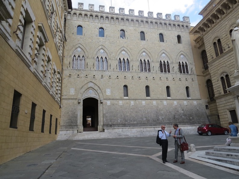 Monte dei Paschi va emite obligațiuni de 15 miliarde de euro în 2017 pentru refacerea lichidităților