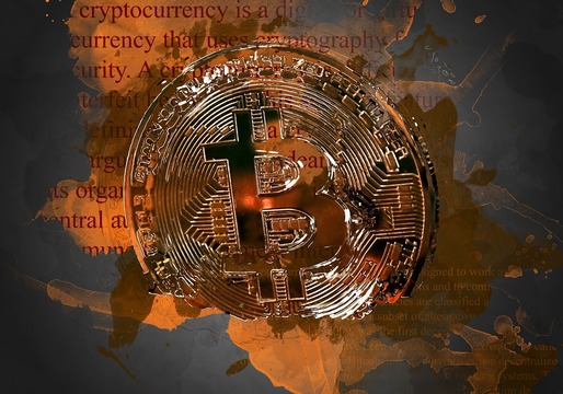 Bitcoin urcă peste pragul de 11.000 dolari, pentru prima dată de la lansare. Investitorii nu iau în seamă avertizările privind volatilitatea criptomonedei