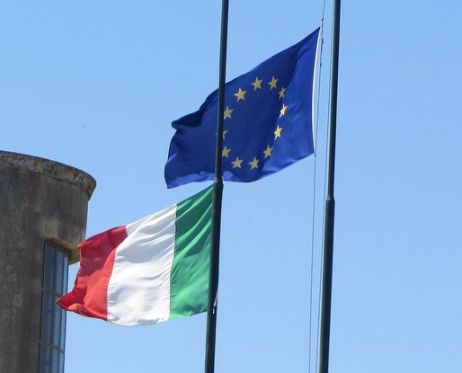 Acțiunile italiene și euro, puternic afectate de perspectiva tensionării relațiilor dintre Roma și Bruxelles