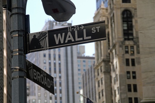 Indicii de pe Wall Street au revenit joi pe scădere, ștergând majoritatea creșterilor din ședința precedentă