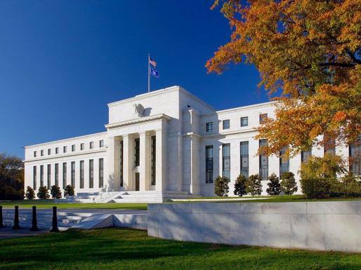 Rezerva Federală a SUA menține dobânda de referință aproape de zero