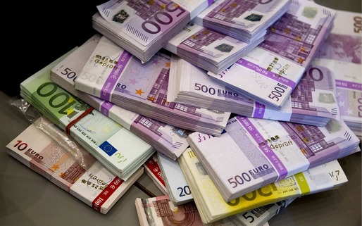 Rezervele valutare au crescut în aprilie  la un nivel record după împrumutul de 3,5 miliarde de euro al Finanțelor