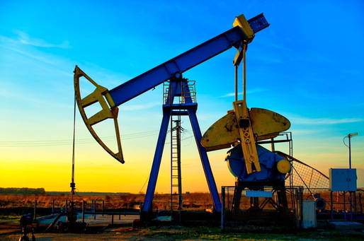 Petrolul crește după ce UE a anunțat interzicerea graduală a importurilor de țiței din Rusia