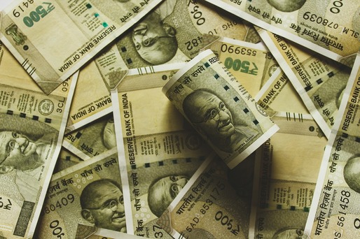 India a semnat un acord cu Emiratele Arabe Unite care îi va permite să facă tranzacții comerciale în rupii în loc de dolari
