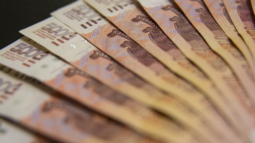 Rubla rusească s-a depreciat la peste 100 de unități pentru un dolar, la un minim al ultimelor șapte săptămâni, în timpul unui discurs al președintelui Putin